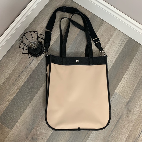 lululemon athletica Handbags - Lululemon Now And Always Tote 15L